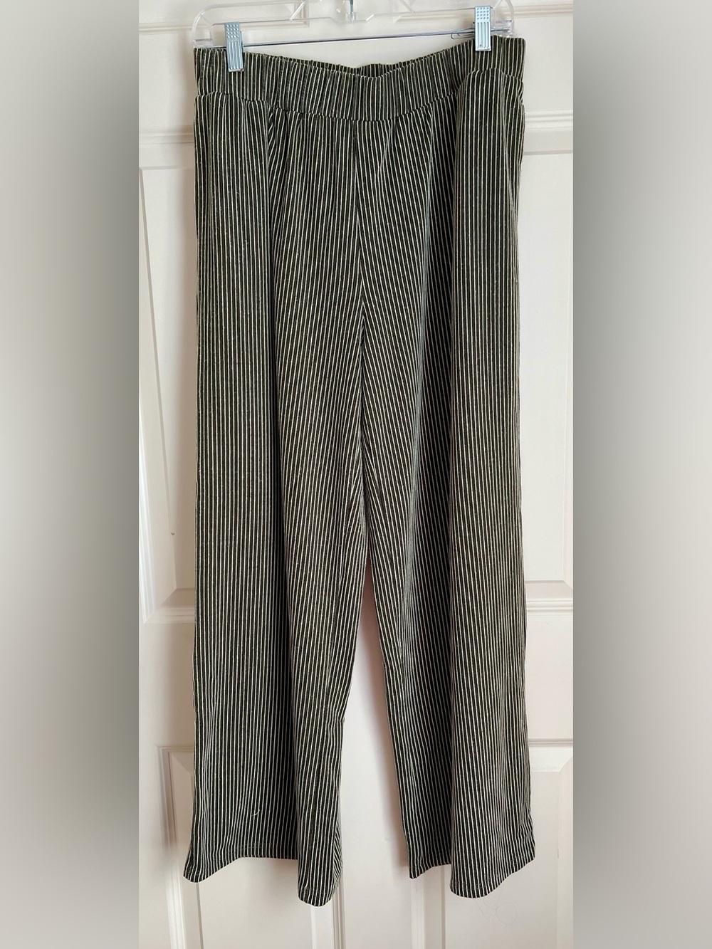 GiGiO Wide-Leg Pinstripe Lounge Pants in Gray - Picture 2 of 2